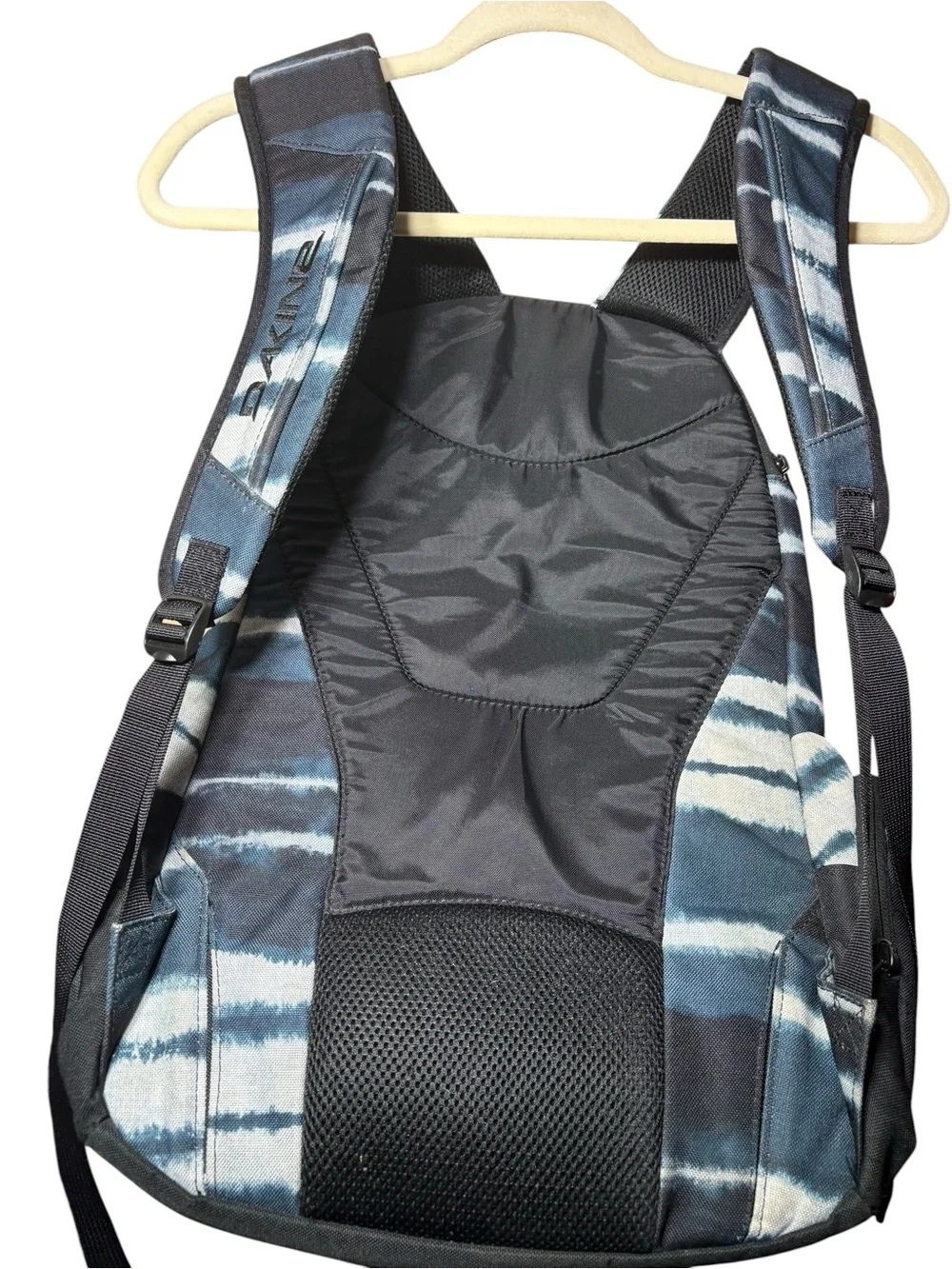 DAKINE | Blue Tie-Dye ‘Resin Stripe’ Mission 25L Backpack Snowboarding Winter